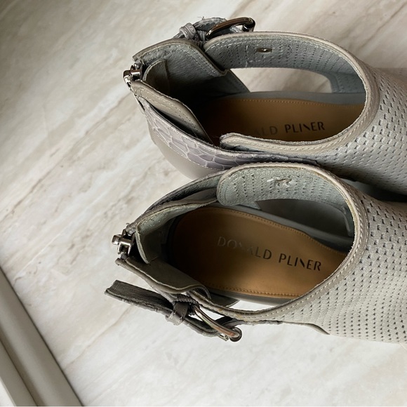 Donald j. Pliner Lottie Ankle Booties In Gray with original box. Like New - Picture 9 of 12